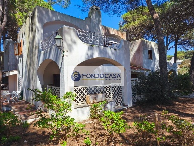 Foto Villa unifamiliare in via Amerigo Vespucci, Lecce di 175 m² in vendita