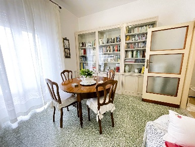 Foto Appartamento a Viareggio Centro di 75 m² con 4 locali in vendita