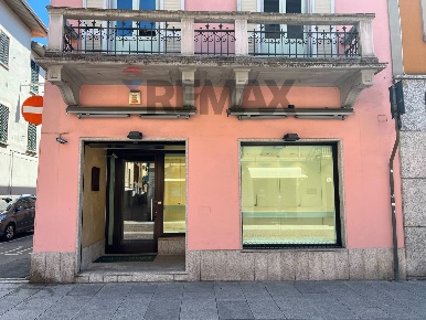 Foto Negozio in Corso C. B. Cavour 40, Borgomanero Centro di 73 m²
