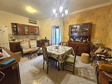 Foto Appartamento in Via San Francesco, Viterbo di 130 m² con 6 locali