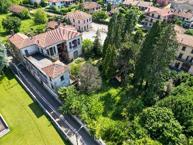 Foto Villa unifamiliare in Magenta 12, Ghemme di 1440 m² con 30 locali
