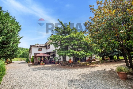 Foto Villa unifamiliare in VIA ROMA 41, Sizzano di 199 m² con 7 locali