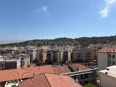 Foto Appartamento a Cagliari Bonaria di 385 m² con 7 locali in vendita