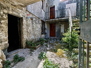 Foto Appartamento in Via Carvini 54, Erice Centro di 78 m² con 2 locali