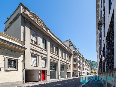 Foto Locale commerciale in via fratelli rosselli 4, Como di 425 m²