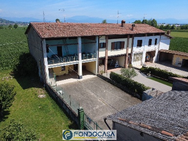 Foto Rustico a Coccaglio di 168 m² con 5 locali in vendita