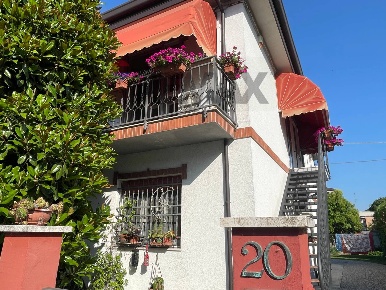 Foto Appartamento in Via Guinea 20, Portomaggiore Centro di 104 m²