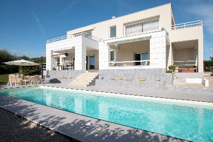 Foto Villa unifamiliare in Budoni centro, Budoni Centro di 400 m²