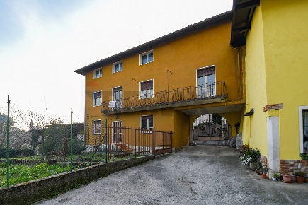 Foto Casa indipendente in Vicolo Privato Asilo 7, Gavardo di 195 m²