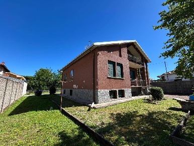Foto Villa unifamiliare in VIA IVA NOVEMBRE, Solbiate Olona di 120 m²