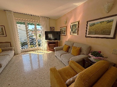 Foto Appartamento in Via Assisi 2, Fermo di 120 m² con 4 locali in vendita