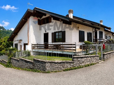 Foto Case semi ndipendenti in viale giovanni marsaglia 28, Premeno di 74 m²
