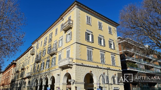 Foto Appartamento in Via XX Settembre 6, Novara Centro Storico di 160 m²