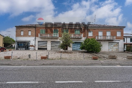 Foto Case semi ndipendenti in piazza libertà 9, Masi Torello Centro