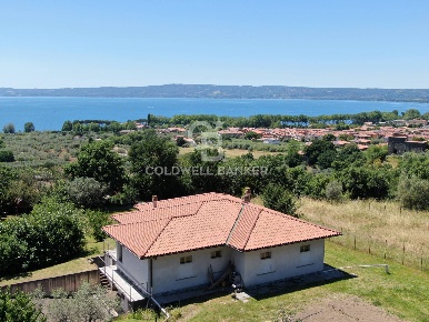 Foto Villa unifamiliare in Località Poggio Sala snc, Bolsena di 330 m²