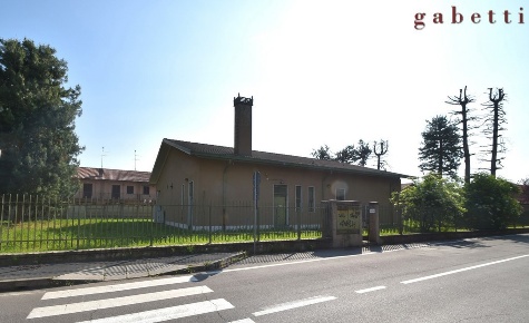 Foto Magazzino in Via XXVI Aprile 1, Robecco sul Naviglio Centro di 270 m²