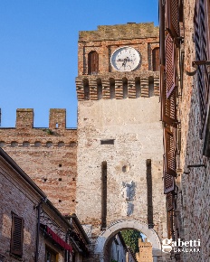 Foto Ristorante a Gradara Centro di 92 m² con 4 locali in vendita