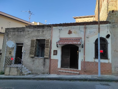 Foto Negozio in Via Cirino Gallo 3, Acquedolci di 46 m² con 2 locali