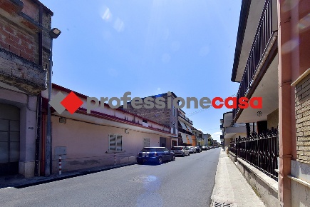 Foto Appartamento in Via Kennedy 26, Portico di Caserta Centro di 330 m²