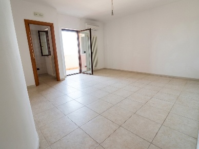 Foto Appartamento in Via Conversano 76/8, Turi di 80 m² con 3 locali