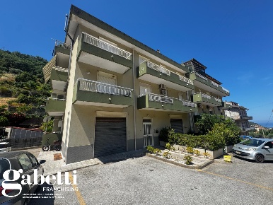 Foto Appartamento in Contrada Mersa 7, Brolo di 100 m² con 3 locali