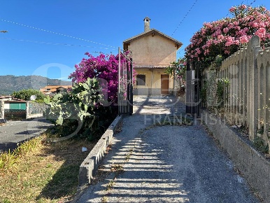 Foto Casa indipendente in Via CHEGUEVARA 80, Albenga Centro di 80 m²