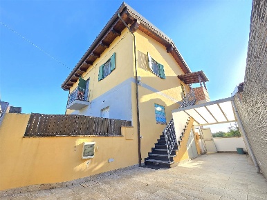 Foto Case semi ndipendenti a Massarosa Chiatri - Piazzano di 80 m²