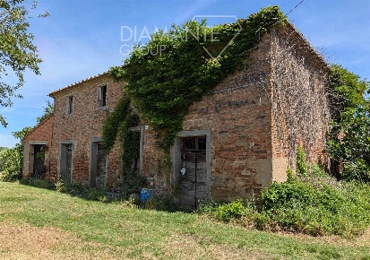 Foto Rustico a Cortona Montecchio di 450 m² con 13 locali in vendita