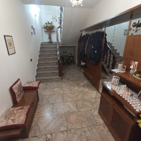 Foto Casa indipendente a San Miniato San Romano di 270 m² con 10 locali