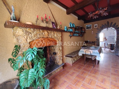 Foto Casa indipendente a Pietrasanta di 110 m² con 2 locali in vendita