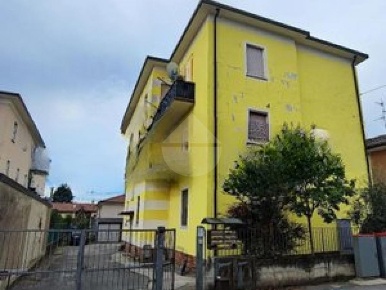 Foto Appartamento in Piave, Rovato Centro di 97 m² con 5 locali in vendita