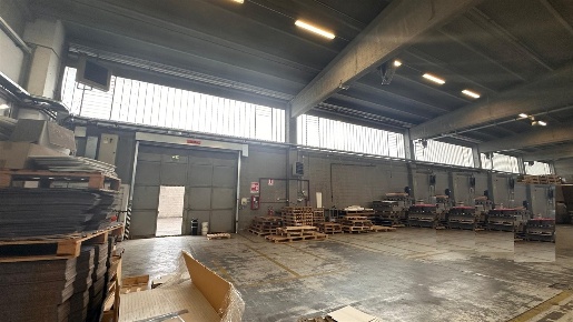 Foto Capannone industriale a Caronno Pertusella di 1900 m² in affitto