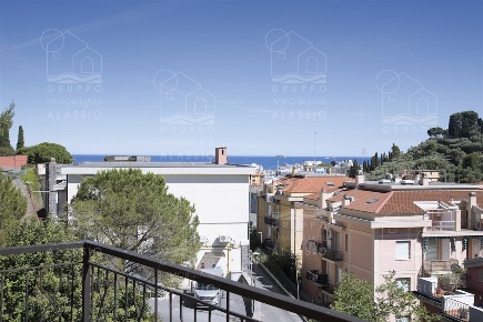 Foto Appartamento a Alassio di 90 m² con 4 locali in vendita