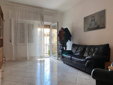 Foto Appartamento a Firenze di 90 m² con 5 locali in vendita