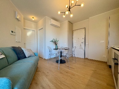 Foto Appartamento in Via Ghirardi, Pietra Ligure Centro di 45 m² in vendita