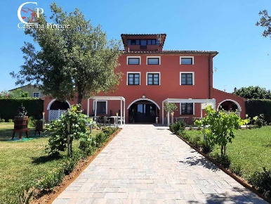 Foto Villa unifamiliare in via del Poggio 59, Castagneto Carducci di 630 m²