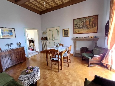 Foto Appartamento in Via Roma, Caprarola Centro di 63 m² con 5 locali