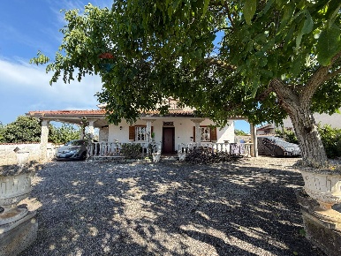 Foto Villa unifamiliare in via monte sirino 162, Aprilia di 186 m²