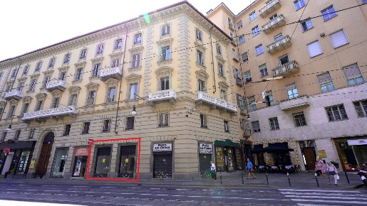 Foto Negozio in Via Pietro Micca 15, Torino Quadrilatero Romano di 52 m²