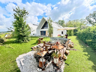 Foto Villa unifamiliare in VIA LA SPINA 80A, Fabriano Centro di 270 m²
