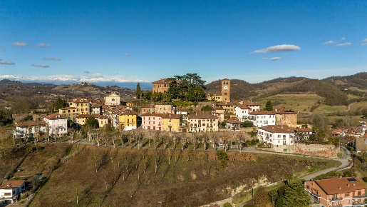 Foto Hotel in Via Regina Elena 3, Casalborgone di 258 m² con 7 locali