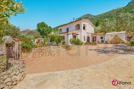 Foto Villa unifamiliare in Via Vicini 14, Castrocielo di 230 m² in vendita