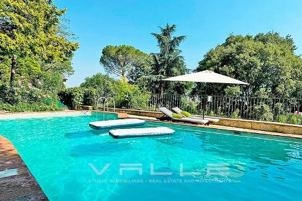 Foto Casa indipendente in via borgo canale, Bergamo Colli di 324 m²