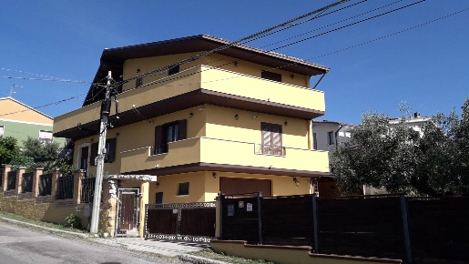 Foto Villa unifamiliare in Via Alento, Casalincontrada Centro di 195 m²