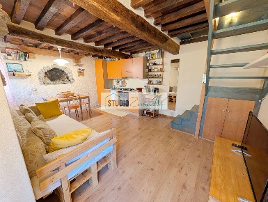 Foto Case semi ndipendenti a Seravezza di 75 m² con 4 locali in vendita