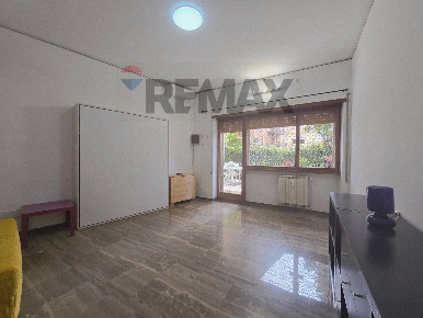 Foto Appartamento in Via Raffaele De Cesare 30, Roma Appio Latino di 70 m²