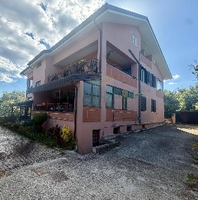 Foto Appartamento in Via Fontanatetta, Avellino di 175 m² con 5 locali