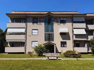 Foto Appartamento in VIA LEONARDO DA VINCI 58, Samarate Centro di 79 m²