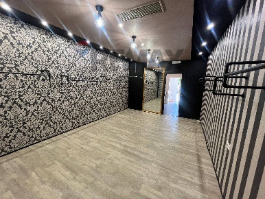 Foto Negozio in Località Madonna della Fiamenga snc, Foligno di 50 m²