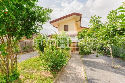Foto Casa indipendente in Via Borgo dei Nobili, Godega di Sant'Urbano